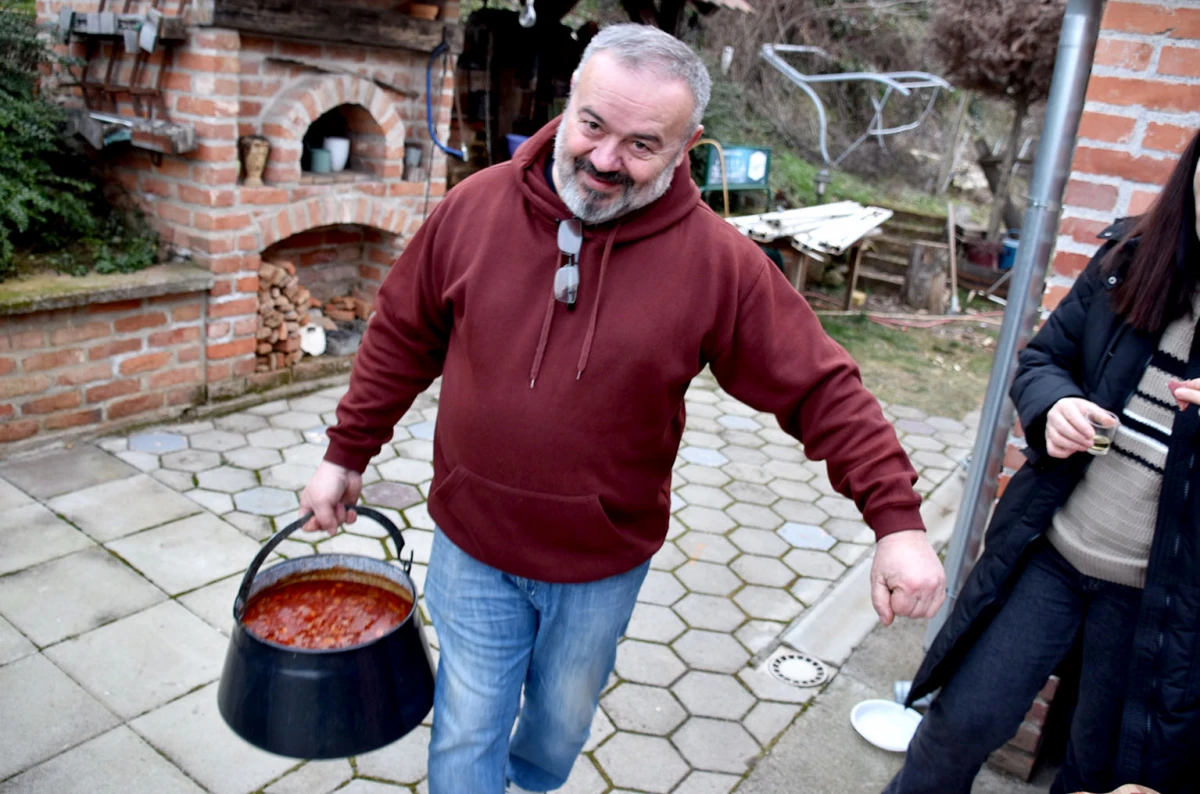 Prvi rez za rodnu godinu: Klaudija Mihaljević Ruža otvorila sezonu u vinogradu Vuković na Sokolovcu