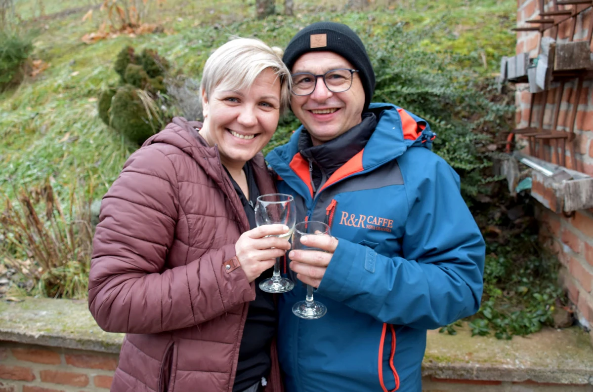 Prvi rez za rodnu godinu: Klaudija Mihaljević Ruža otvorila sezonu u vinogradu Vuković na Sokolovcu