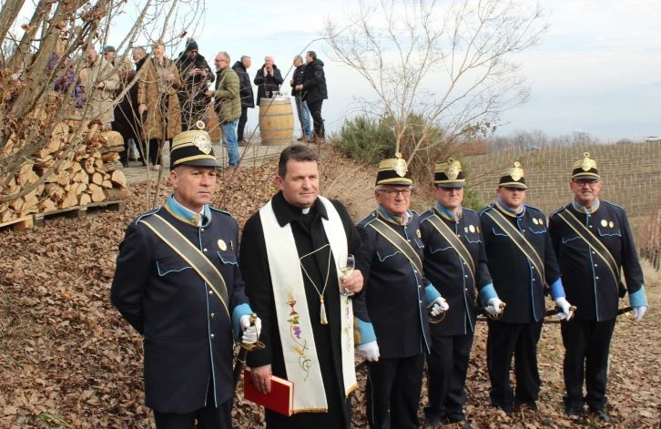 ’VINA MARKOTA’: Na Starcu proslavili Vincelovo uz blagoslov vinove loze, pjesmu i druženje