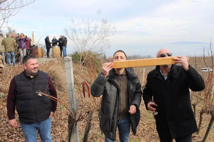 ’VINA MARKOTA’: Na Starcu proslavili Vincelovo uz blagoslov vinove loze, pjesmu i druženje