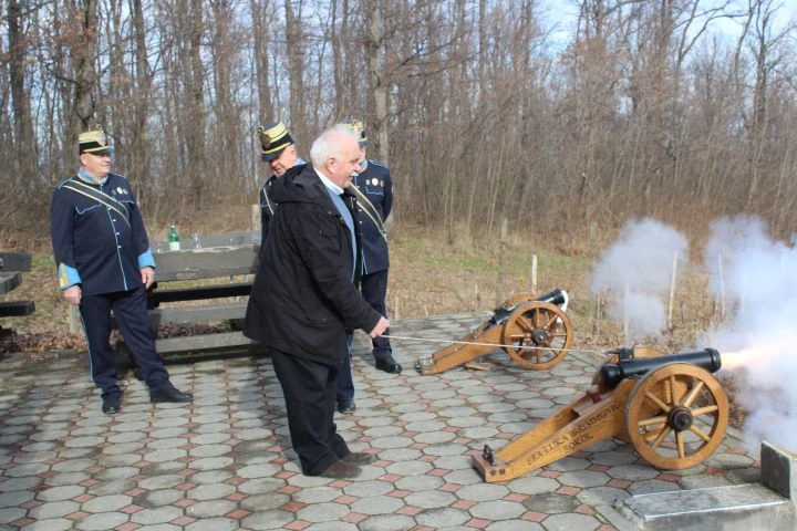 ’VINA MARKOTA’: Na Starcu proslavili Vincelovo uz blagoslov vinove loze, pjesmu i druženje