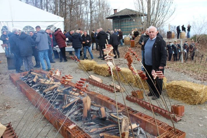 ’VINA MARKOTA’: Na Starcu proslavili Vincelovo uz blagoslov vinove loze, pjesmu i druženje