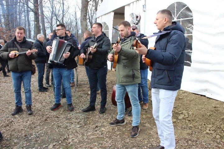 ’VINA MARKOTA’: Na Starcu proslavili Vincelovo uz blagoslov vinove loze, pjesmu i druženje