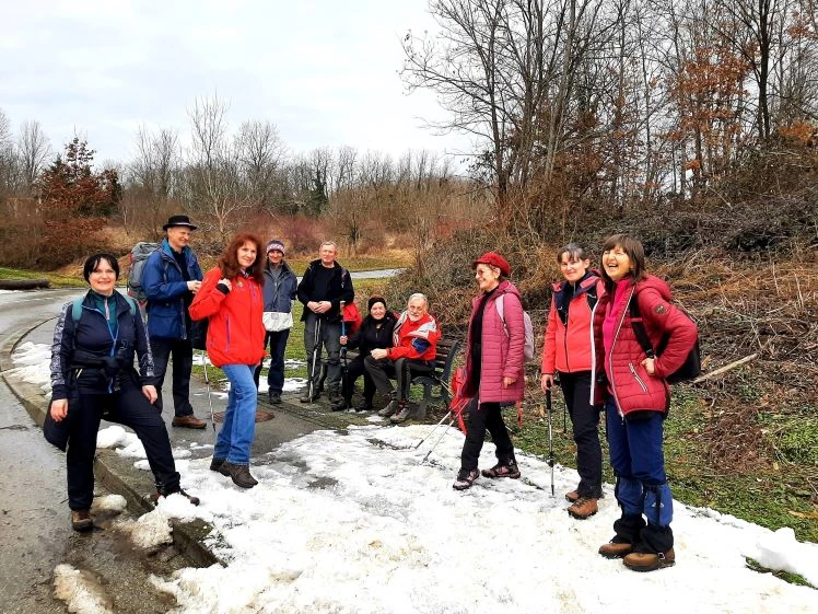 Koracima kroz vinograde i povijest Požeške gore: Zimski vincelovski pohod u Pleternici