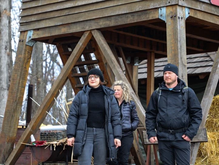 Koracima kroz vinograde i povijest Požeške gore: Zimski vincelovski pohod u Pleternici