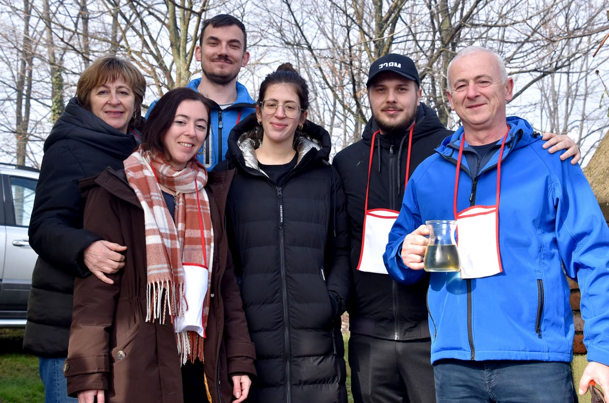 Vincelovo kod Ivanovića na Sokolovcu: DJ Pavka rezao lozu, a harmonikaš Dražen grijao atmosferu