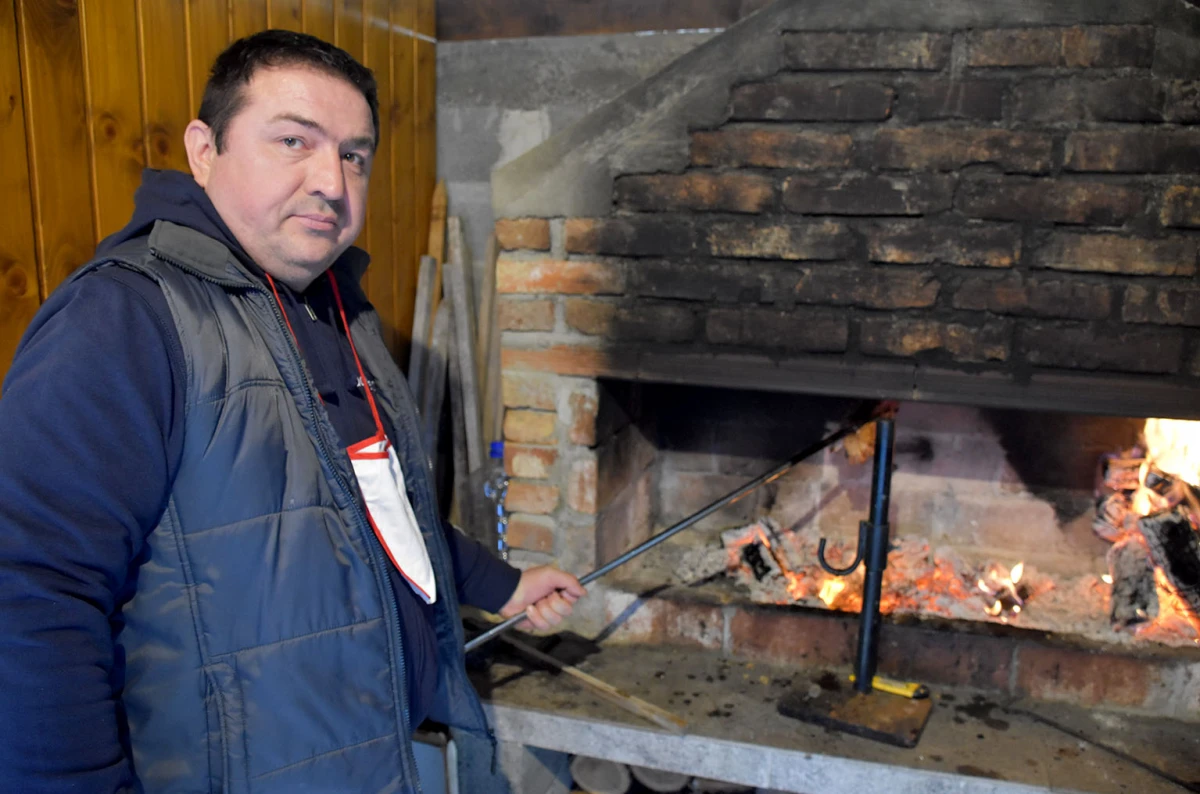 Vincelovo kod Ivanovića na Sokolovcu: DJ Pavka rezao lozu, a harmonikaš Dražen grijao atmosferu