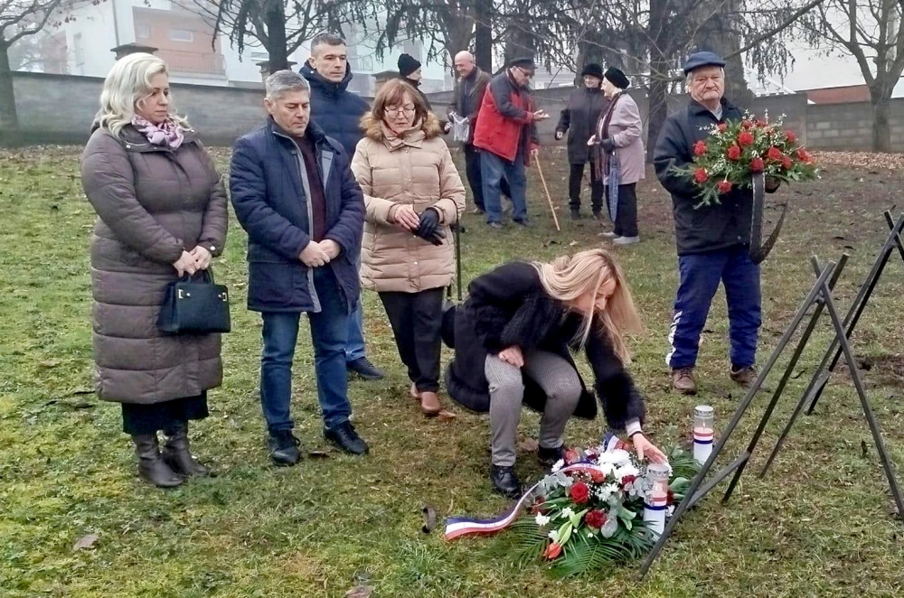 SJEĆANJE NA ŽRTVE HOLOKAUSTA: Komemoracija na židovskom groblju u Požegi