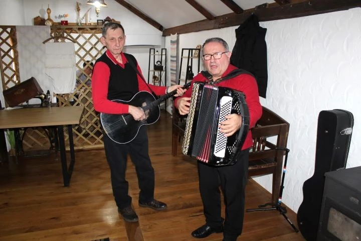 Pleternički umirovljenici posjetili eko-etno selo u Staroj Kapeli