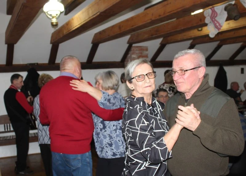 Pleternički umirovljenici posjetili eko-etno selo u Staroj Kapeli