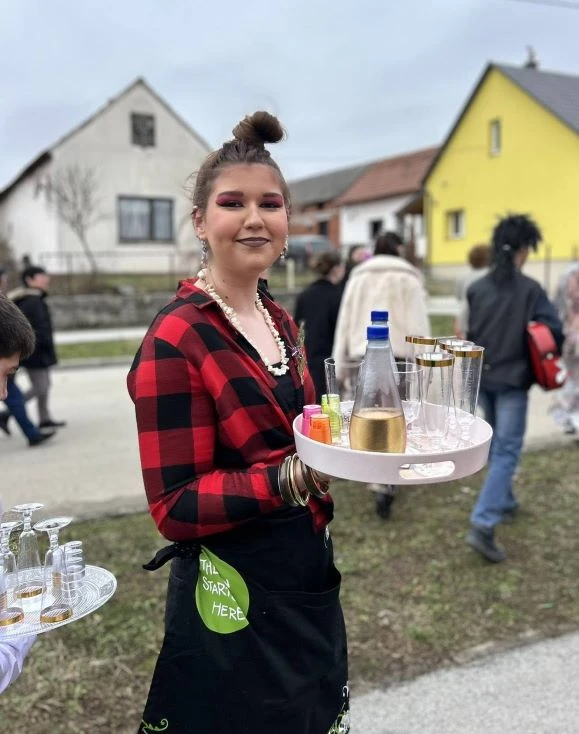 ČAGLINSKA OSNOVNA ŠKOLA „Poklade su, poklade su i ludi su dani“