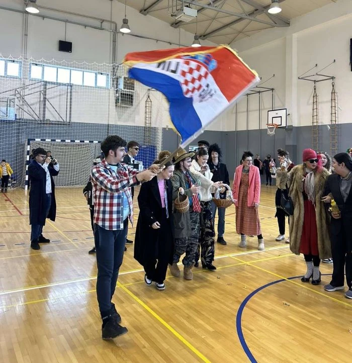 ČAGLINSKA OSNOVNA ŠKOLA „Poklade su, poklade su i ludi su dani“