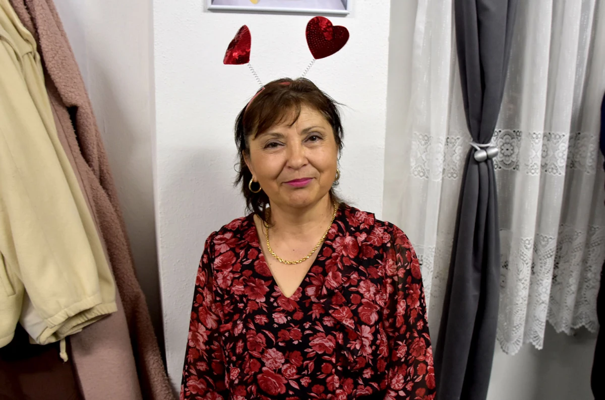 VESELO U VELIKOJ: Velički umirovljenici spojili Valentinovo i maškare u nezaboravnu zabavu