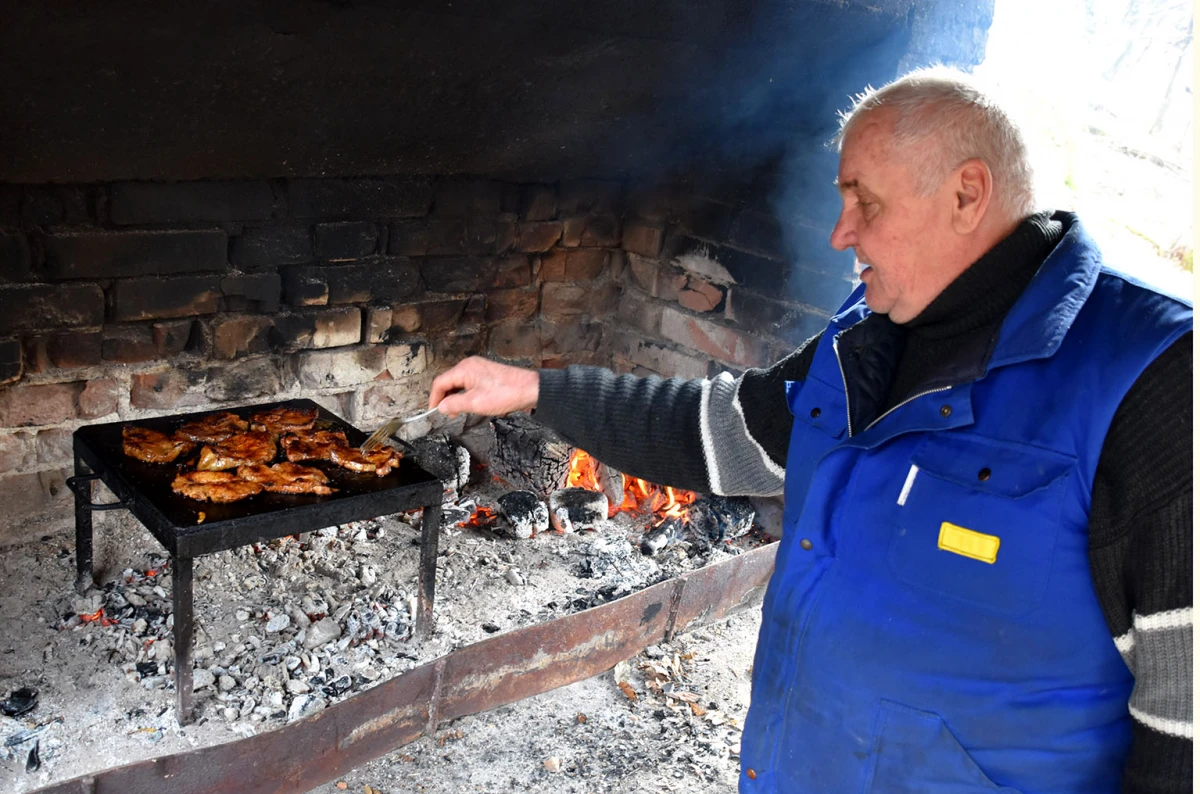 Sezona na Kutjevačkoj rici otvorena: Miris roštilja i prvi zabačaji kutjevačkih ribiča