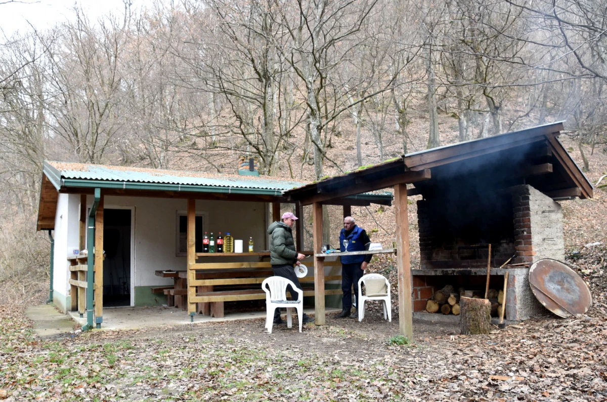 Sezona na Kutjevačkoj rici otvorena: Miris roštilja i prvi zabačaji kutjevačkih ribiča