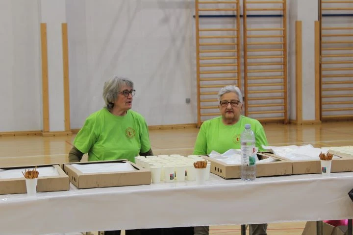 MAŠKARE U PLETERNICI: U prepunoj školskoj dvorani pripremljen zanimljiv pokladni program