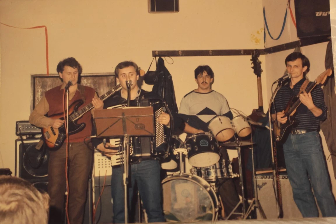 Nekad popularni svirači SOS ponovo na okupu - jednog ispratili u mirovinu