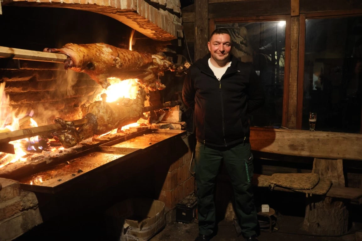 Nekad popularni svirači SOS ponovo na okupu - jednog ispratili u mirovinu