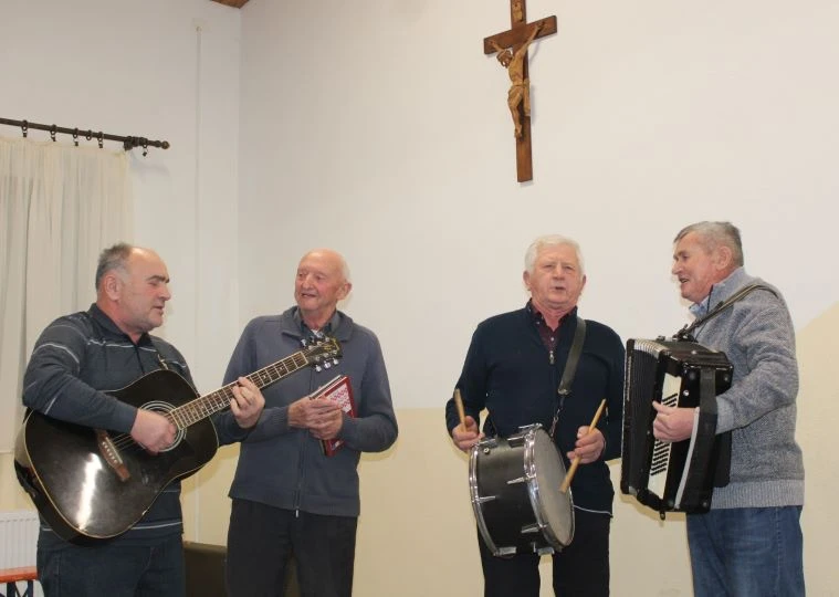 U Tekiću održana pjesnička večer za pamćenje