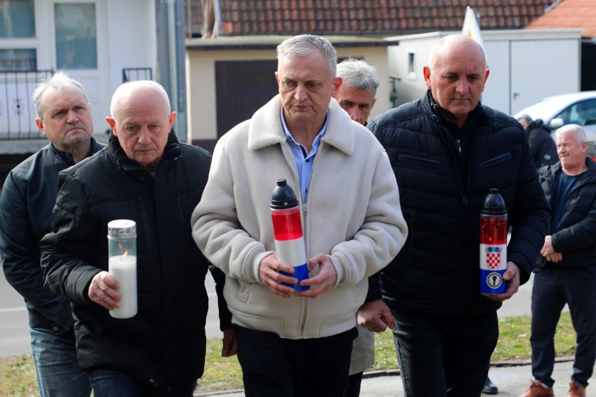 Odana počast poginulim hrvatskim braniteljima pleterničkog kraja uz hodočašće hrvatskih branitelja u Svetište Gospe od Suza