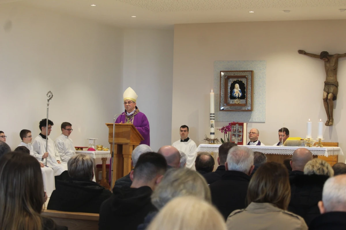 Odana počast poginulim hrvatskim braniteljima pleterničkog kraja uz hodočašće hrvatskih branitelja u Svetište Gospe od Suza