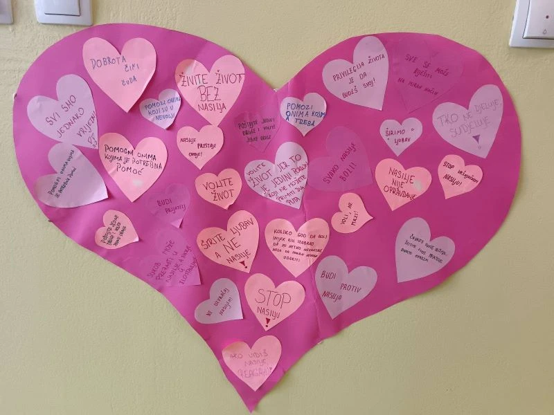 Ružičaste majice i snažne poruke protiv nasilja u čaglinskoj školi