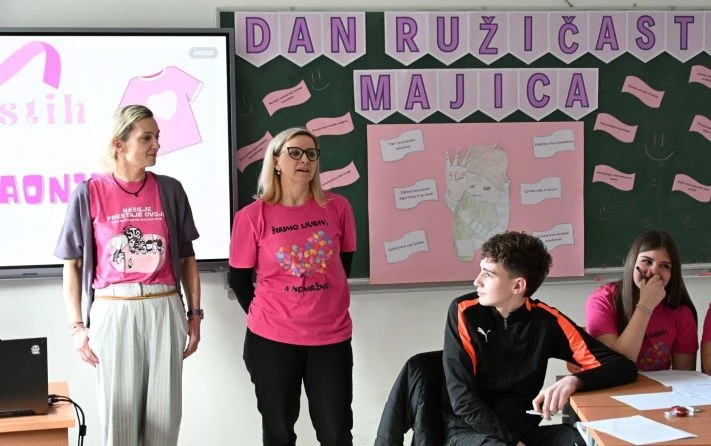 Ružičaste majice i snažne poruke protiv nasilja u čaglinskoj školi