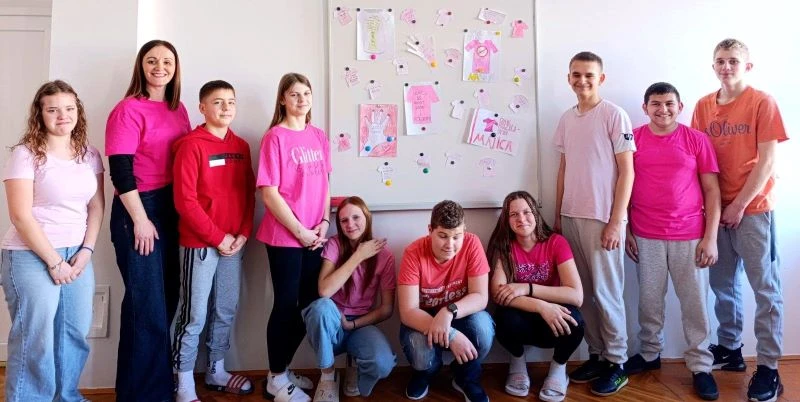 Ružičaste majice i snažne poruke protiv nasilja u čaglinskoj školi