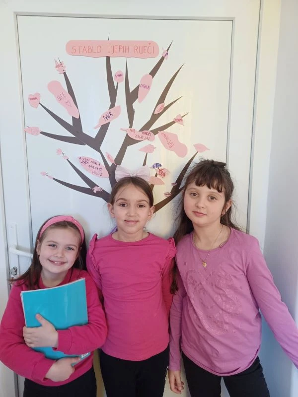 Ružičaste majice i snažne poruke protiv nasilja u čaglinskoj školi