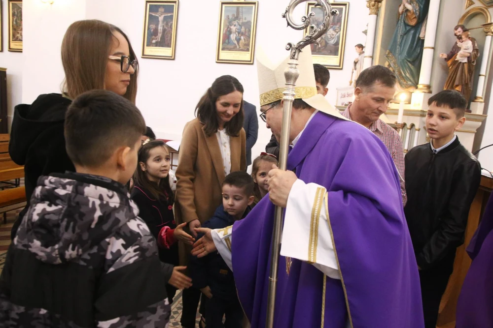 Deset puta „da“ životu: Obitelj Ivić svjedoči radost evanđelja