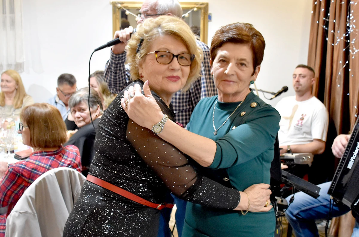 Dvorana Luki u znaku žena: Cvijeće, darovi i vrhunska zabava