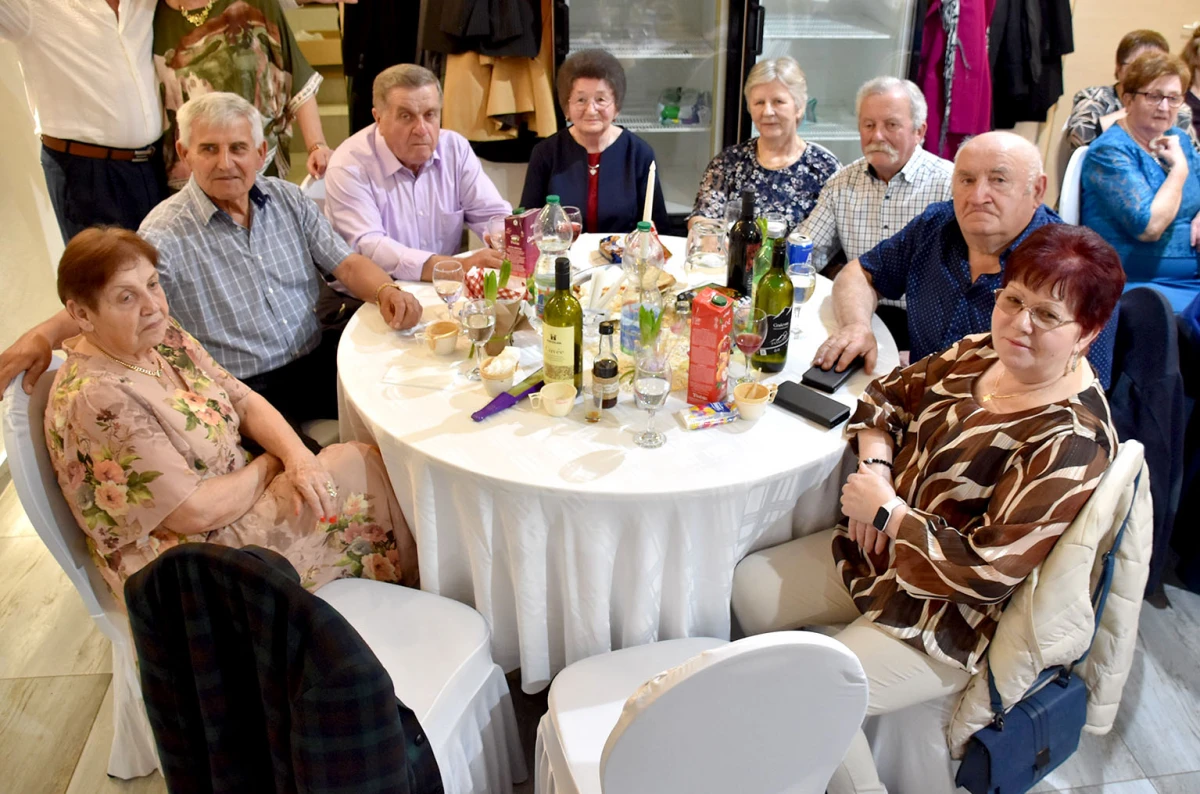 Dvorana Luki u znaku žena: Cvijeće, darovi i vrhunska zabava