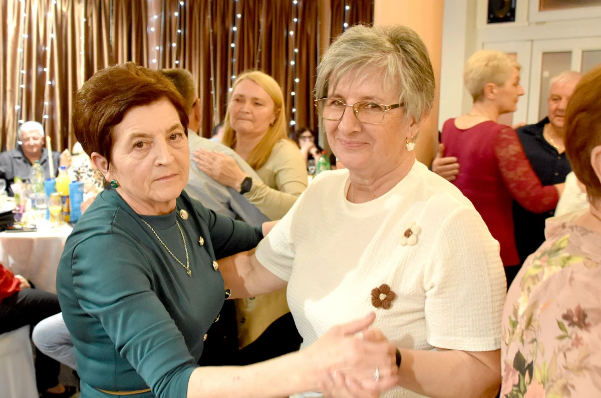 Dvorana Luki u znaku žena: Cvijeće, darovi i vrhunska zabava