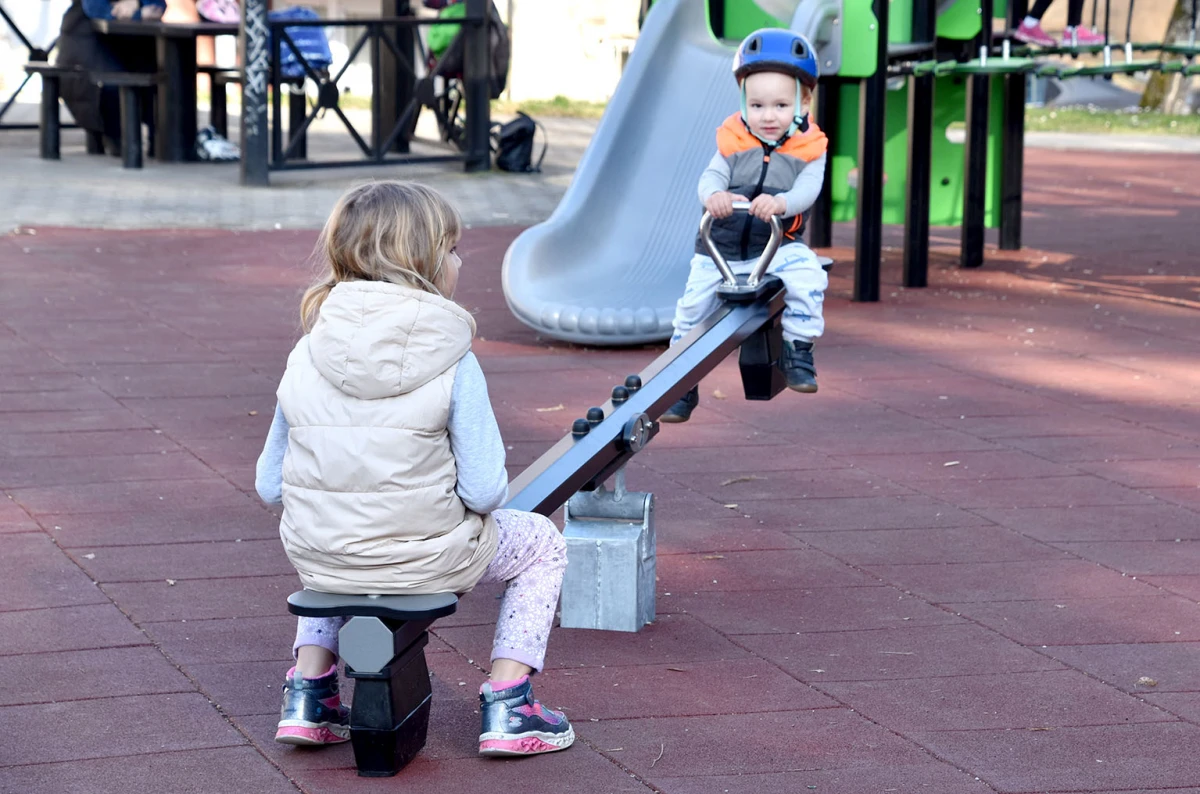 NOVO RUHO DJEČJEG IGRALIŠTA: Veselje podno Staroga grada