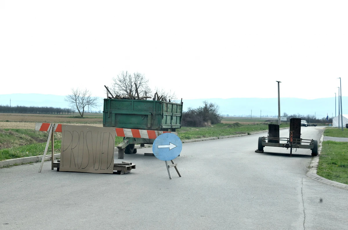 KUTJEVO NA BARIKADAMA: „Tko će doći u smrdljivi grad?“