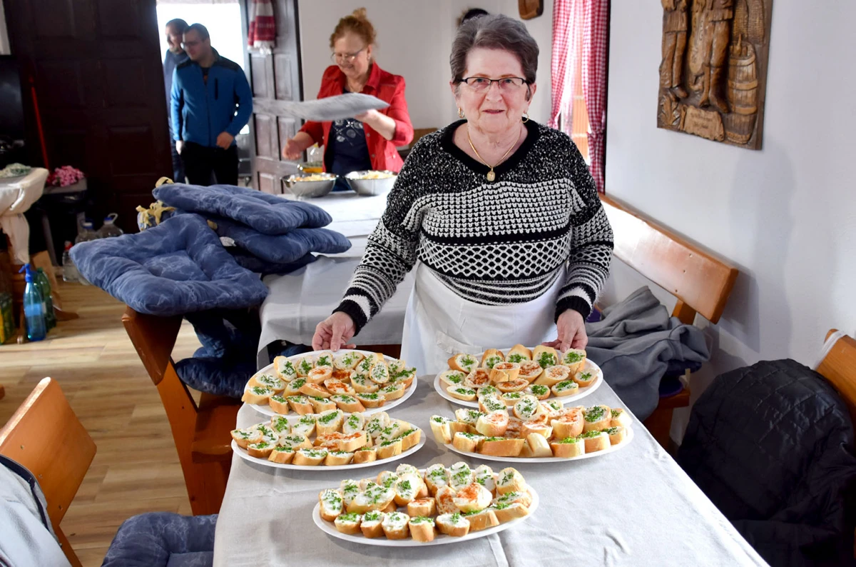 Srce puno, a klijet još punija: Tradicionalna proslava kod Božice i Roberta Hodaka