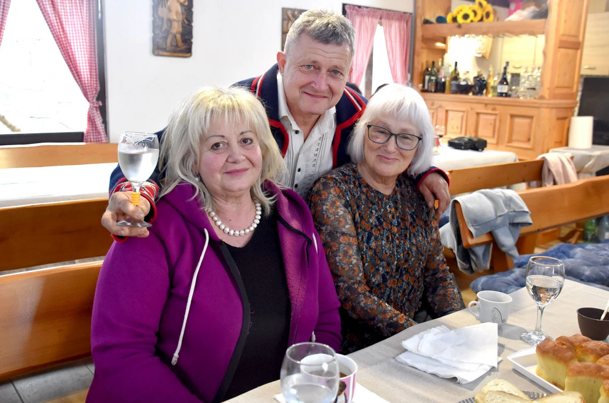 Srce puno, a klijet još punija: Tradicionalna proslava kod Božice i Roberta Hodaka