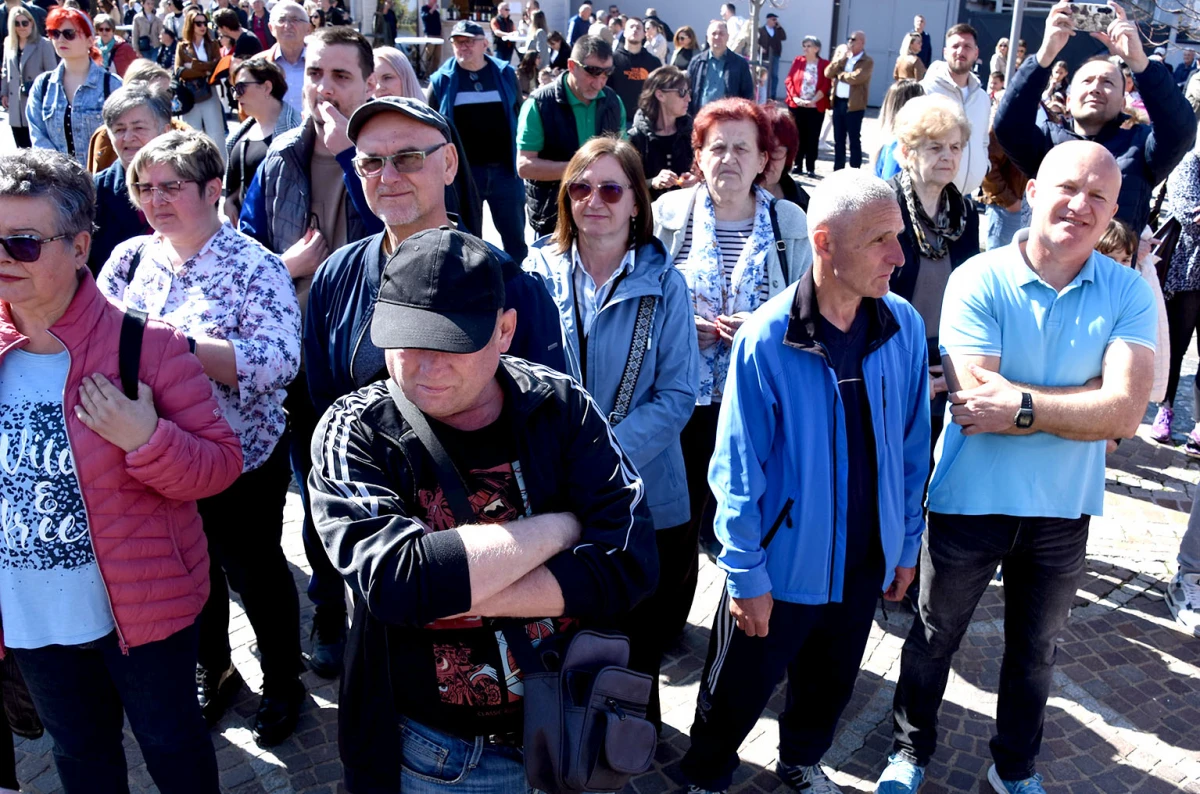 Svečani mimohod povijesnih postrojbi obogatio obilježavanje Dana grada Požege