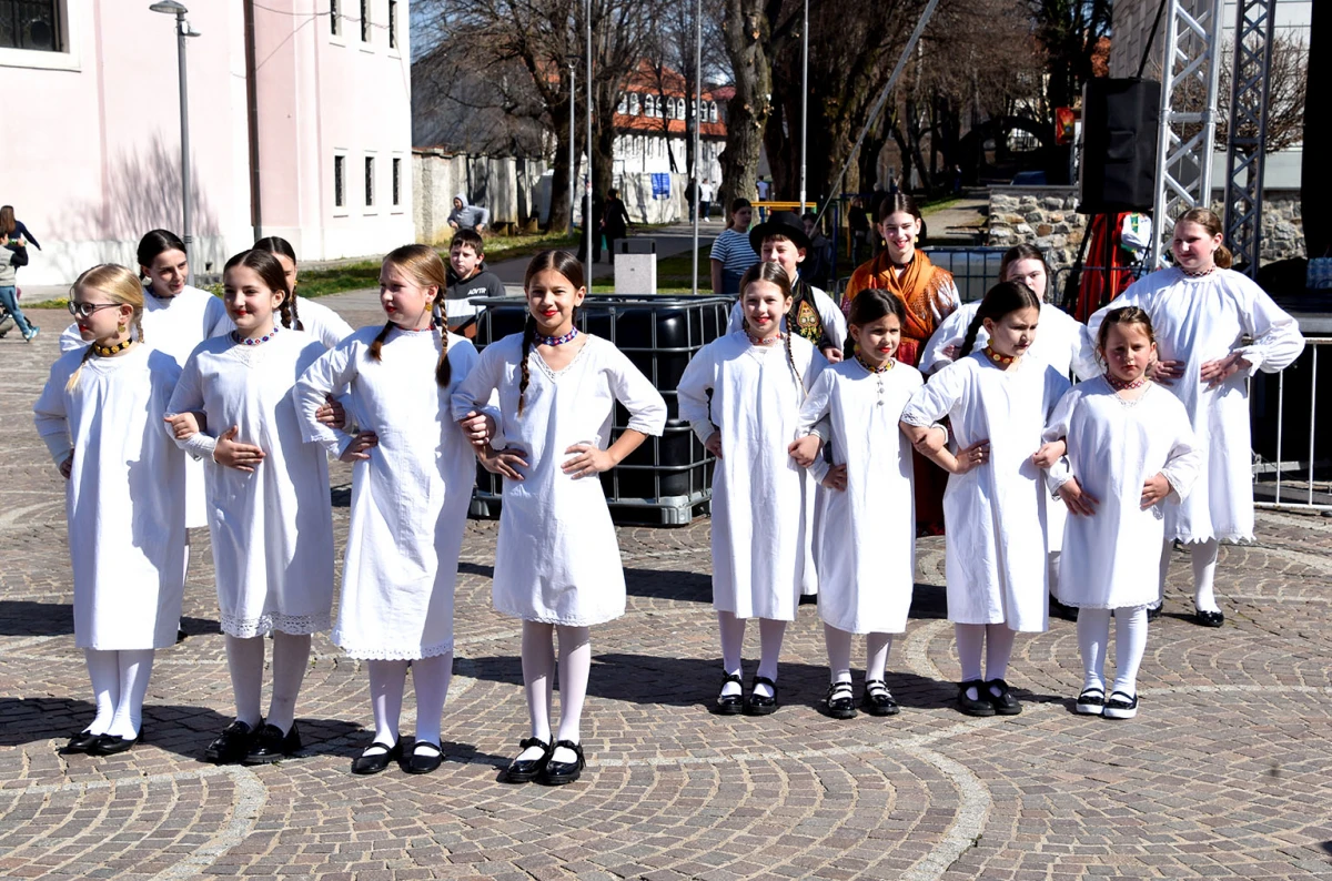 Svečani mimohod povijesnih postrojbi obogatio obilježavanje Dana grada Požege