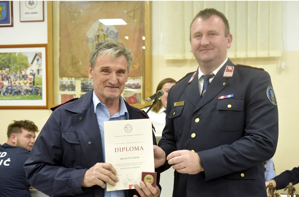 Vatrogasci Jakšića imaju novo čelništvo, a Antunu Pažinu dodijeljena spomenica za 60 godina vatrogastva