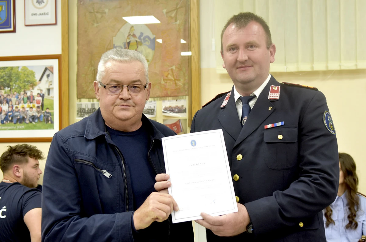 Vatrogasci Jakšića imaju novo čelništvo, a Antunu Pažinu dodijeljena spomenica za 60 godina vatrogastva