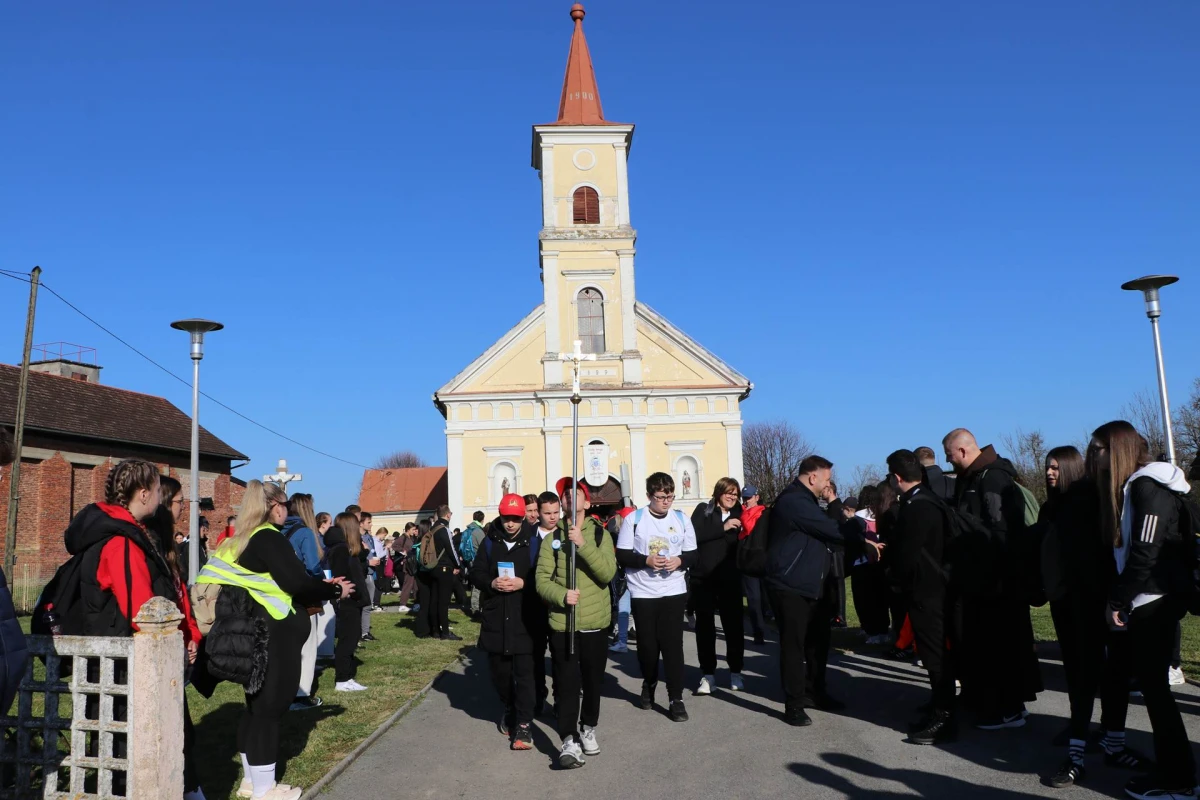Dvadeset i sedmi Križni put mladih Požeške biskupije