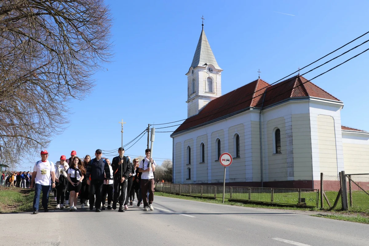 Dvadeset i sedmi Križni put mladih Požeške biskupije