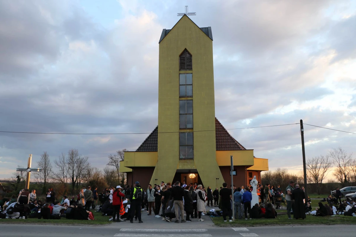 Dvadeset i sedmi Križni put mladih Požeške biskupije