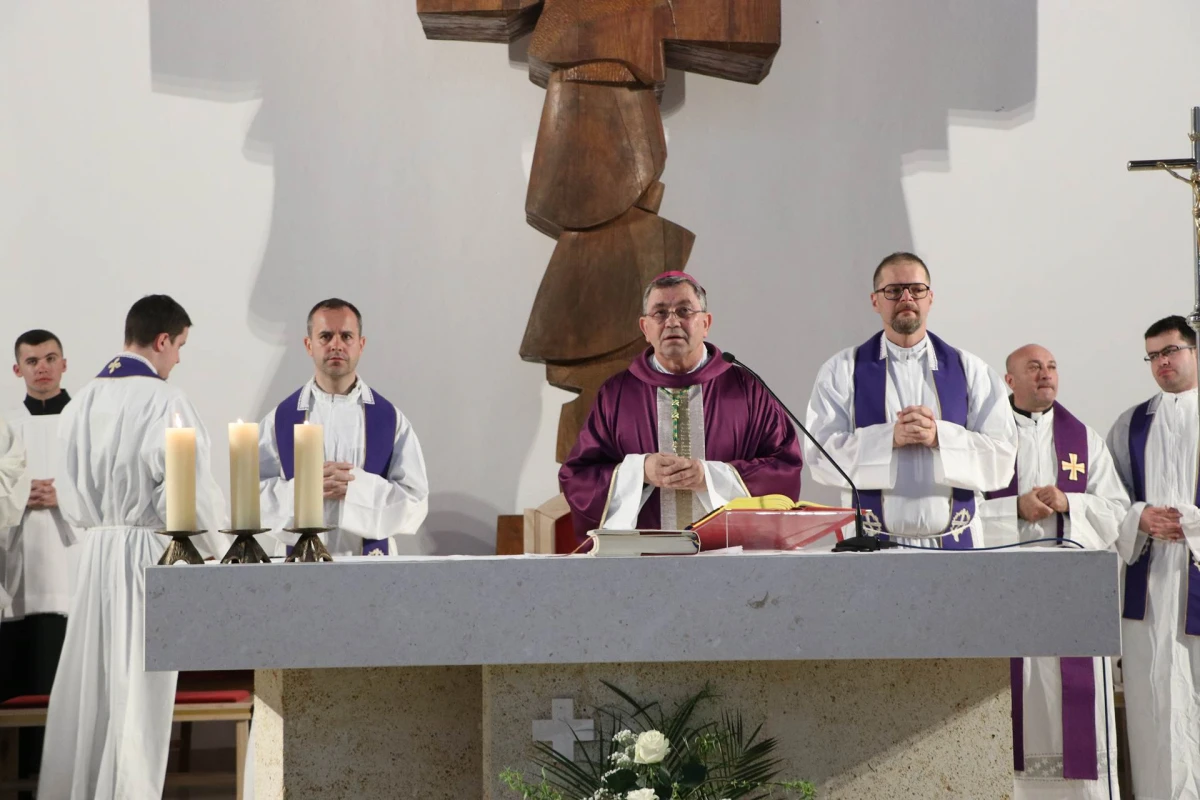 Dvadeset i sedmi Križni put mladih Požeške biskupije