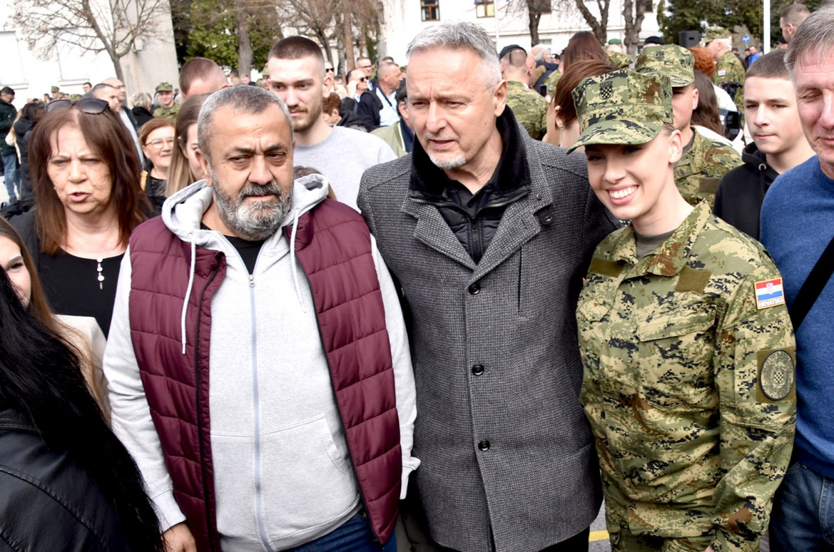 Thompson ukrao pažnju na prisezi: Ponosni otac u prvom planu!