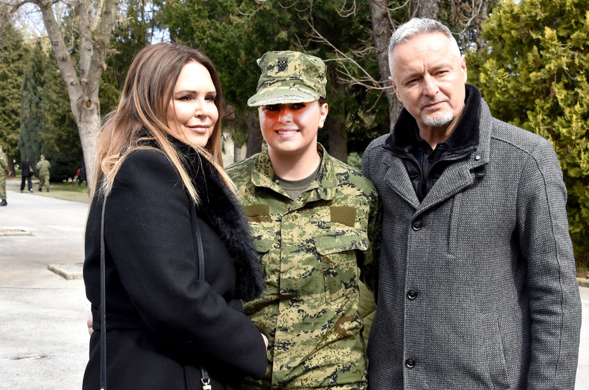 Thompson ukrao pažnju na prisezi: Ponosni otac u prvom planu!