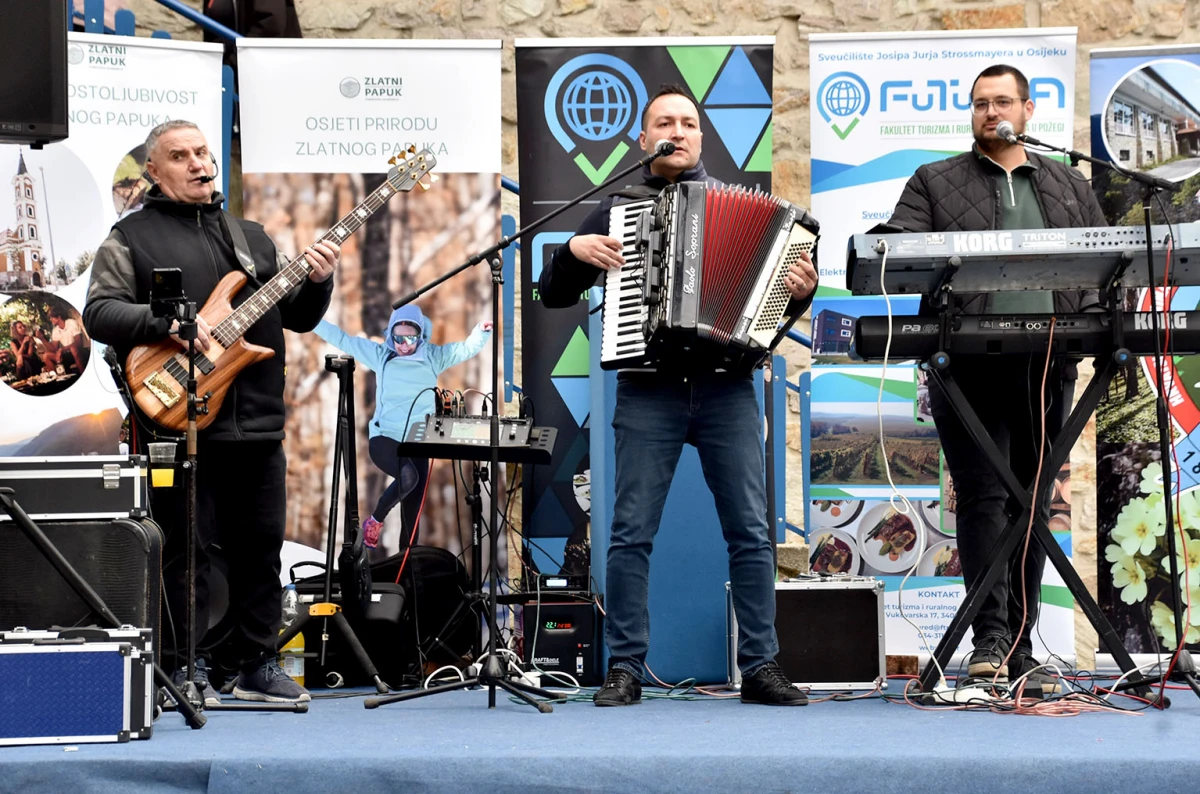 Velika u znaku planinara: Počeli „Papučki jaglaci“