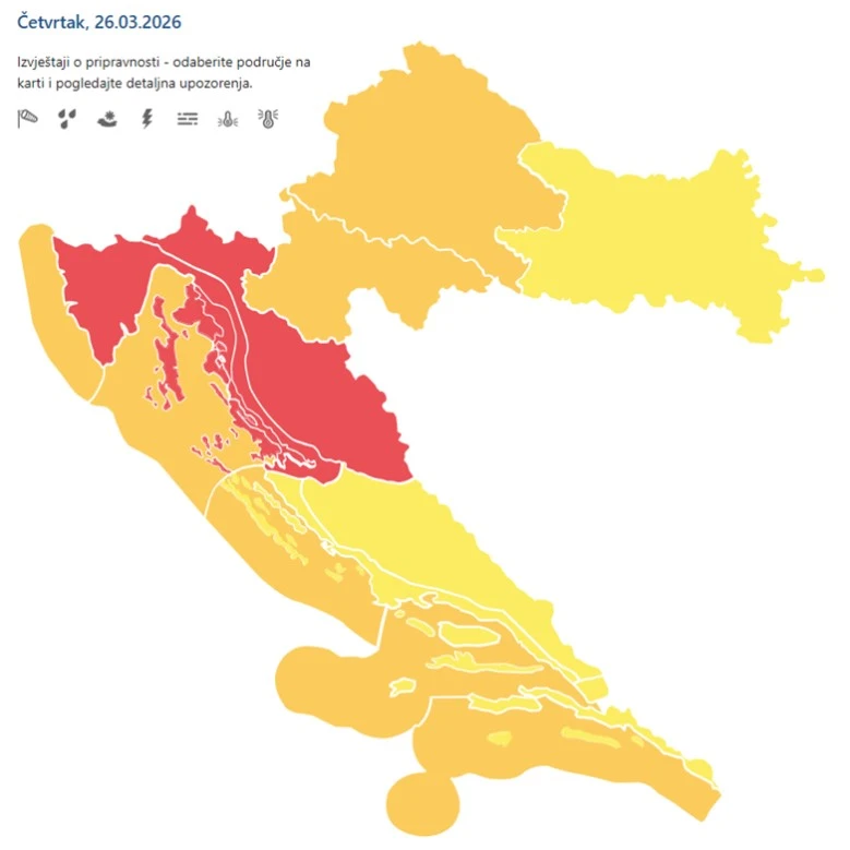 Snijeg zatrpao autocestu, kamioni ne mogu prema moru. Građanima poslan apel