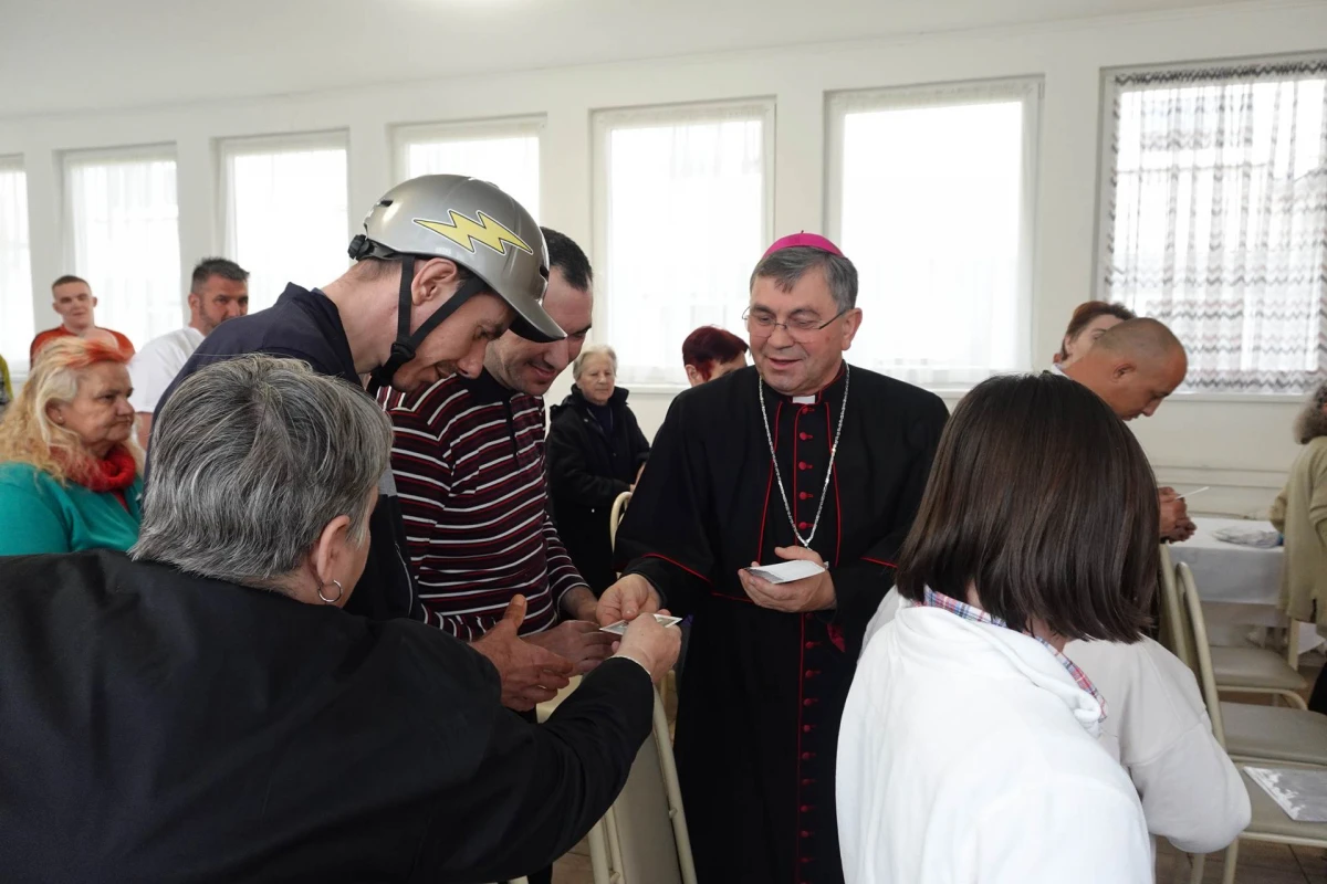 Biskup Ivo pohodio Dom za odrasle osobe u Ljeskovici
